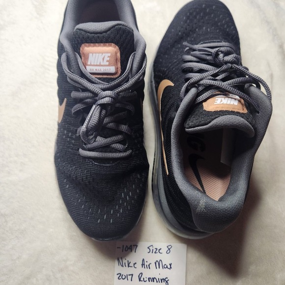 Nike Air Max Running shoes - Picture 2 of 4